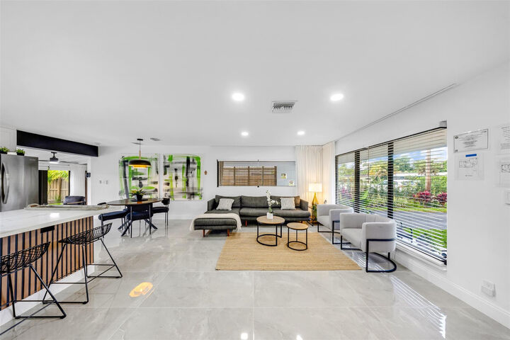 Property Photo: 2925 NE 1st Avenue FL 33334