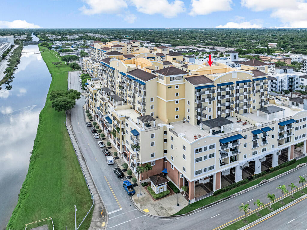 Property Photo: 8390 SW 72nd Avenue 303 FL 33143