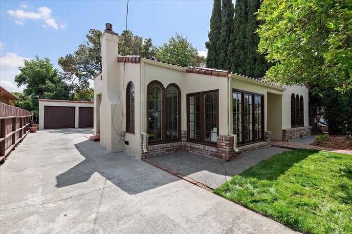 Property Photo: 430 5th Avenue CA 94063