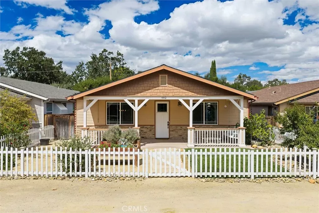 Property Photo:  482 Cayucos Avenue  CA 93465 