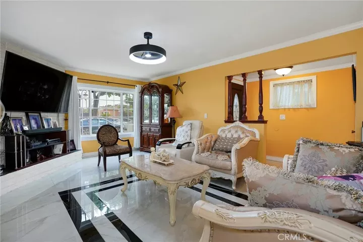 Property Photo:  727 W Hill  CA 90806 