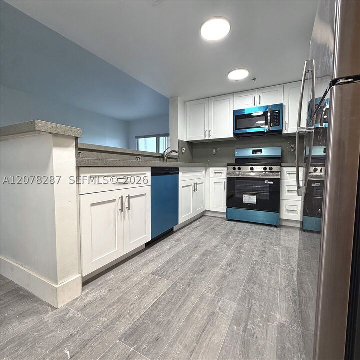Property Photo: 120 S Douglas Rd 405 FL 33134