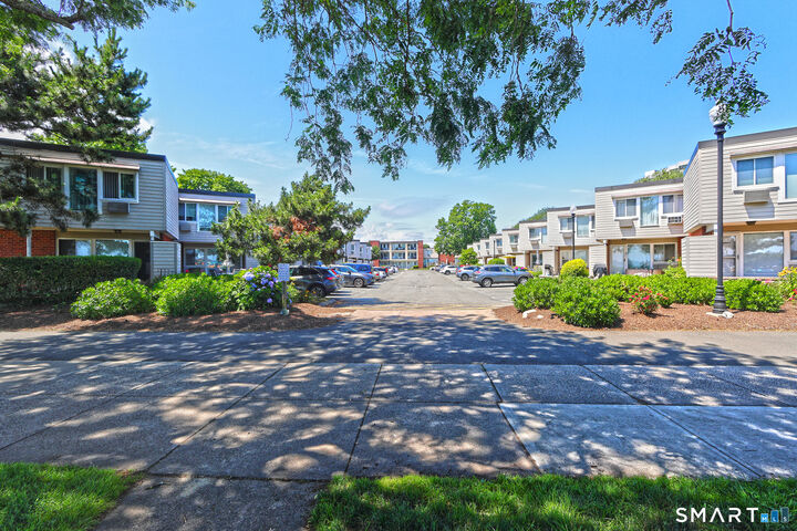 Property Photo:  22 West Walk 22  CT 06516 