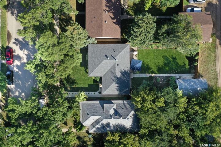 Property Photo:  125 109th Street W  SK S7N 1R3 