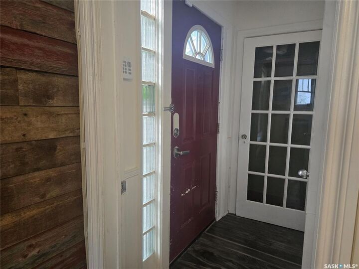 Property Photo:  408 I Avenue S  SK S7M 1P4 