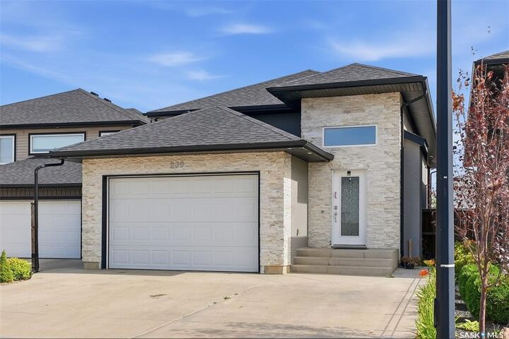 Property Photo: 239 Bentley Court SK S7L 6L4
