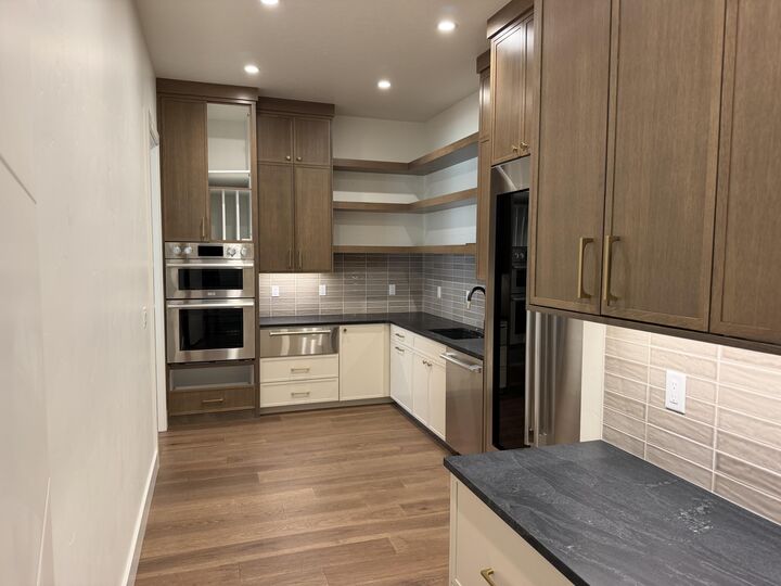 Property Photo: 246 Mariposa Rd ID 83333