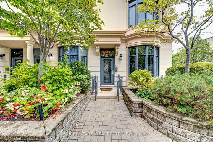Property Photo: 25 Elkhorn Drive 16 ON M2K 3E8