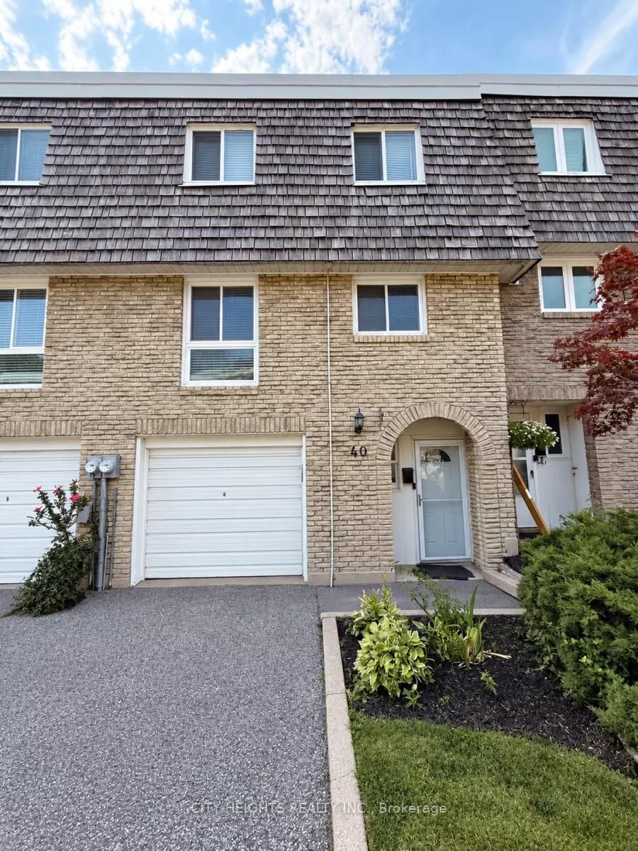 Property Photo:  40 Wild Briarway Way 40  ON M2J 2L2 