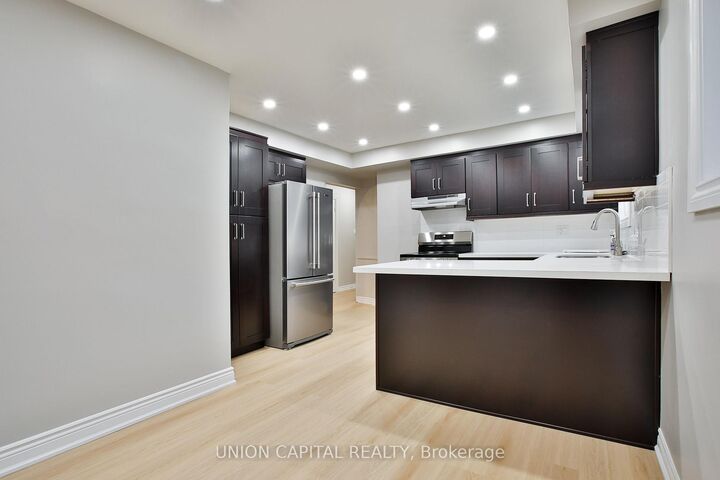 Property Photo:  131 Romfield Circuit Upper  ON L3T 3H7 