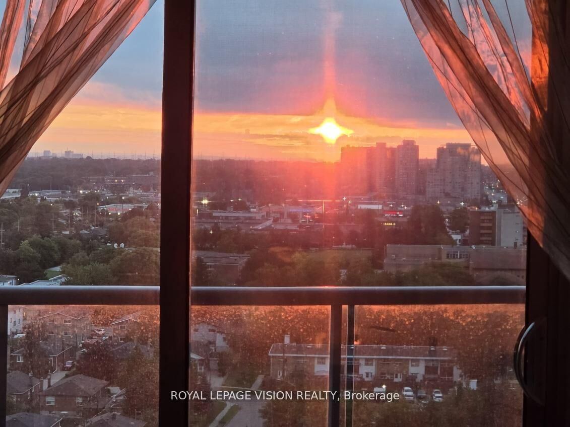 Property Photo: 2150 Lawrence Avenue 1812 ON M1R 3A7