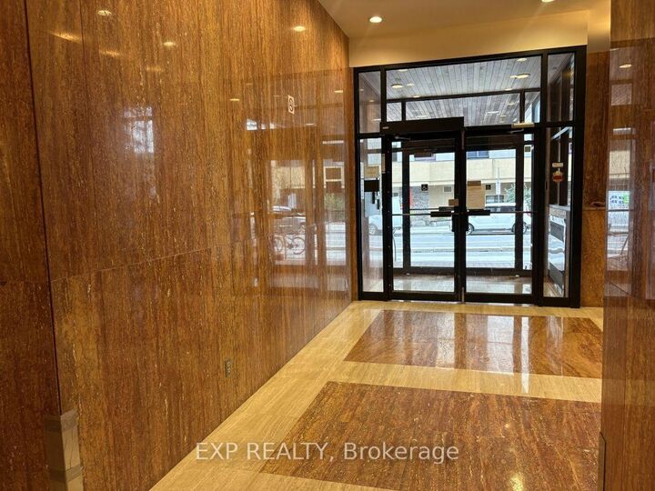 Property Photo: 475 Laurier Avenue W 1708 ON K1R 7X1