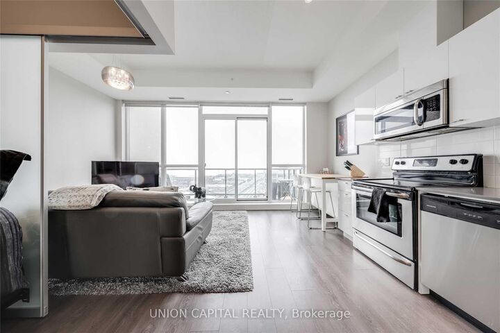 Property Photo: 51 East Liberty Street Ph10 ON M6K 3P8