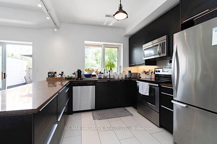Property Photo:  228 Pacific Avenue Upper  ON M6P 2P5 