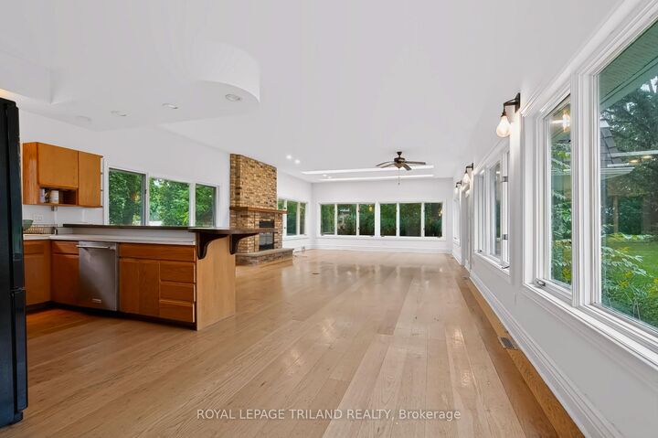 Property Photo:  467 Commissioners Road E A  ON N6C 2T6 