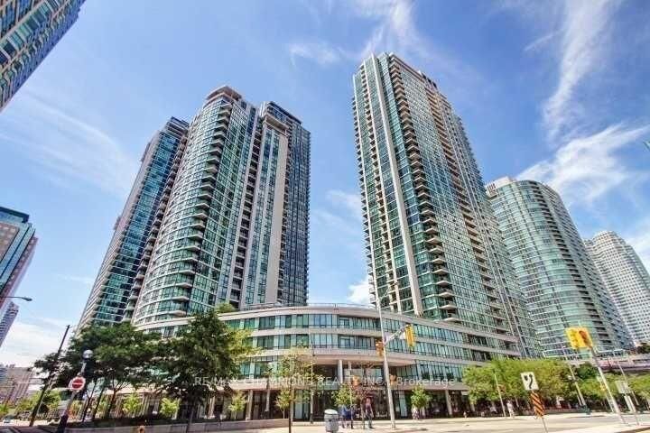 Property Photo:  12 Yonge Street E 402  ON M5E 1Z9 