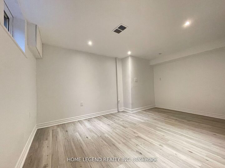 Property Photo:  427 Taylor Mills Unit B Drive S Bsmt  ON L4C 2T3 