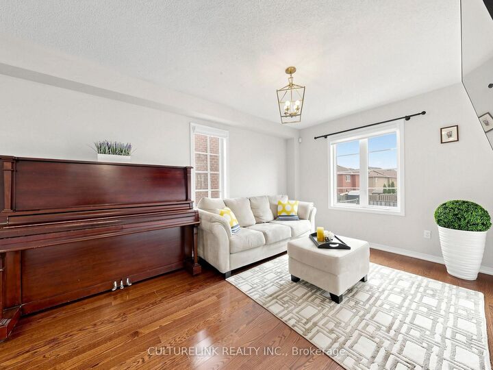 Property Photo:  114 Duffin Drive  ON L4A 0X3 