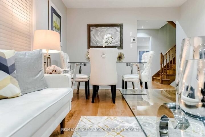Property Photo:  24 Oklahoma Drive  ON L6P 3J7 
