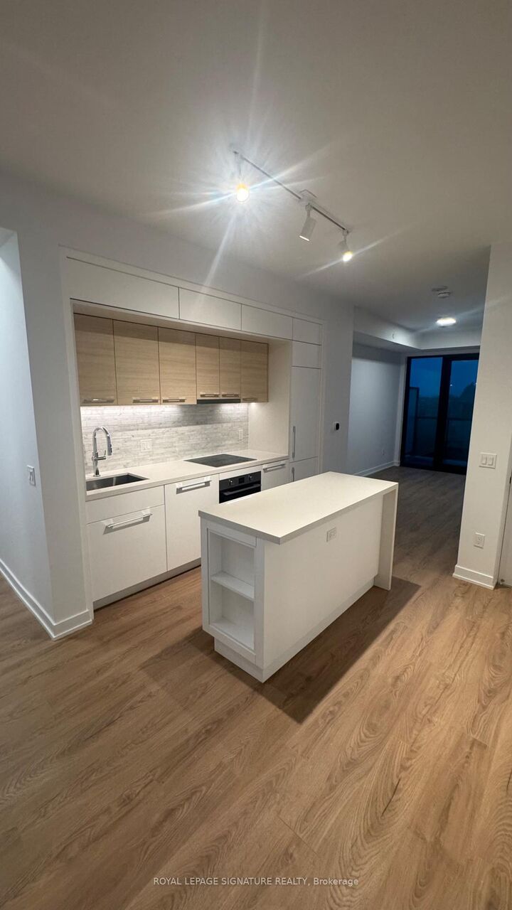 Property Photo:  