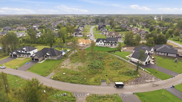 Property Photo:  261 Cabrelle Place  ON K0A 2E0 