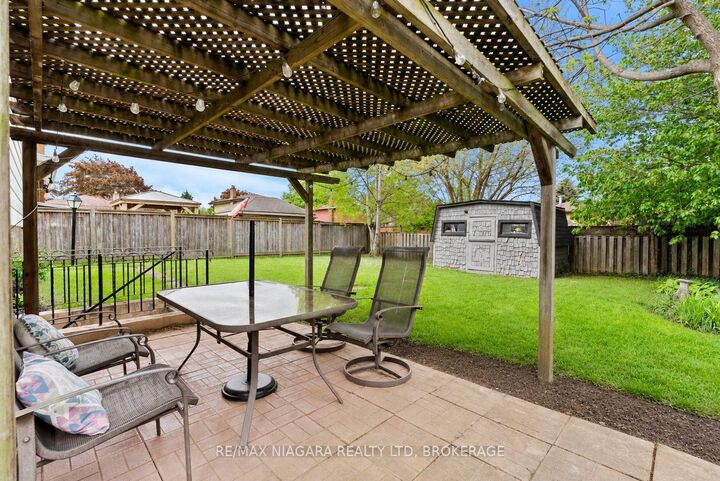 Property Photo:  7 Ameer Drive  ON L2N 3S9 