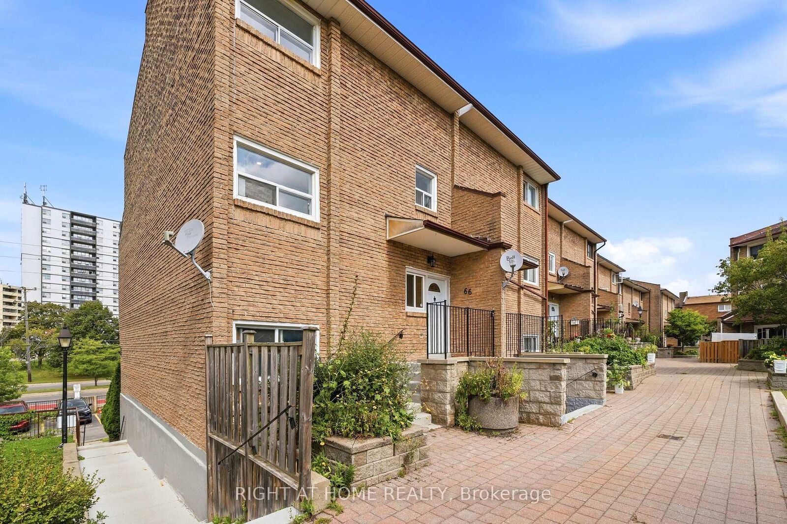 Property Photo:  91 Muir Drive 66  ON M1M 3T7 
