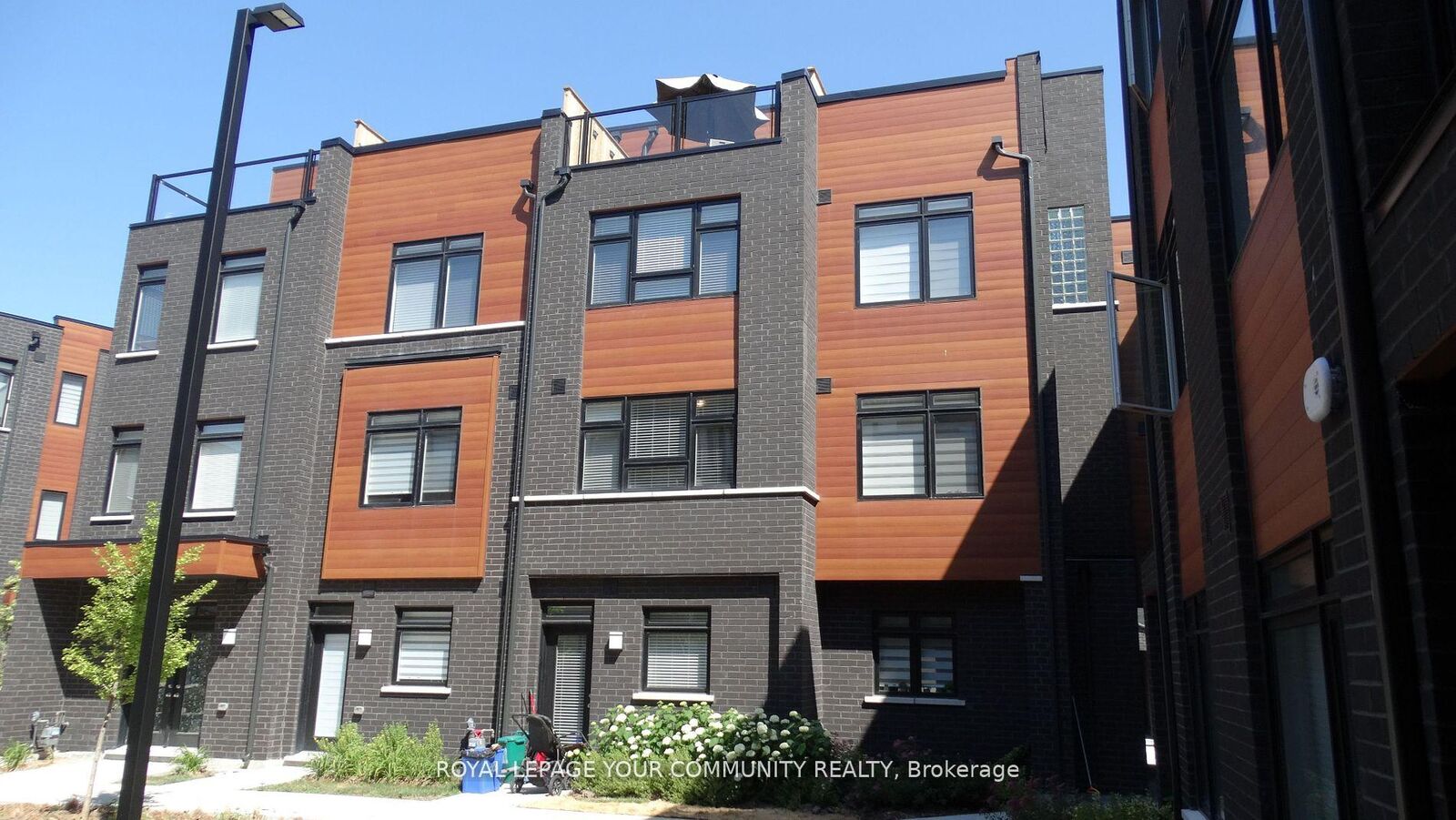 Property Photo:  370C Red Maple Road 70  ON L4C 6P5 