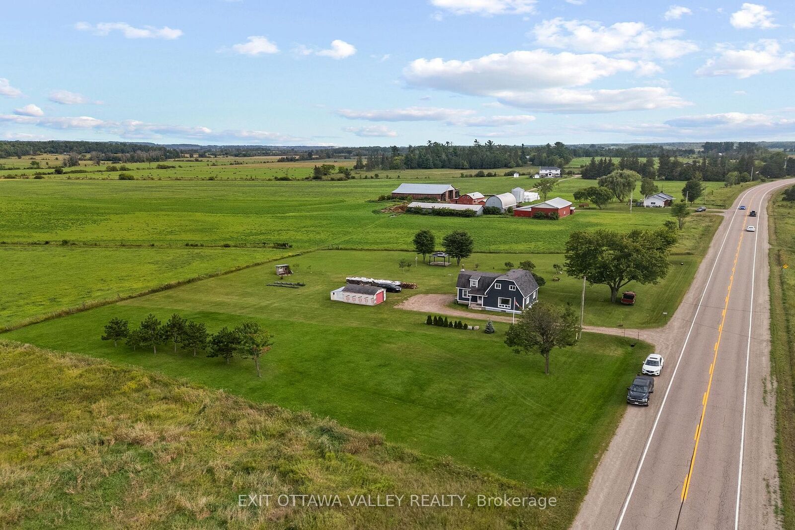 Property Photo:  38922 41 Highway  ON K8A 6W4 
