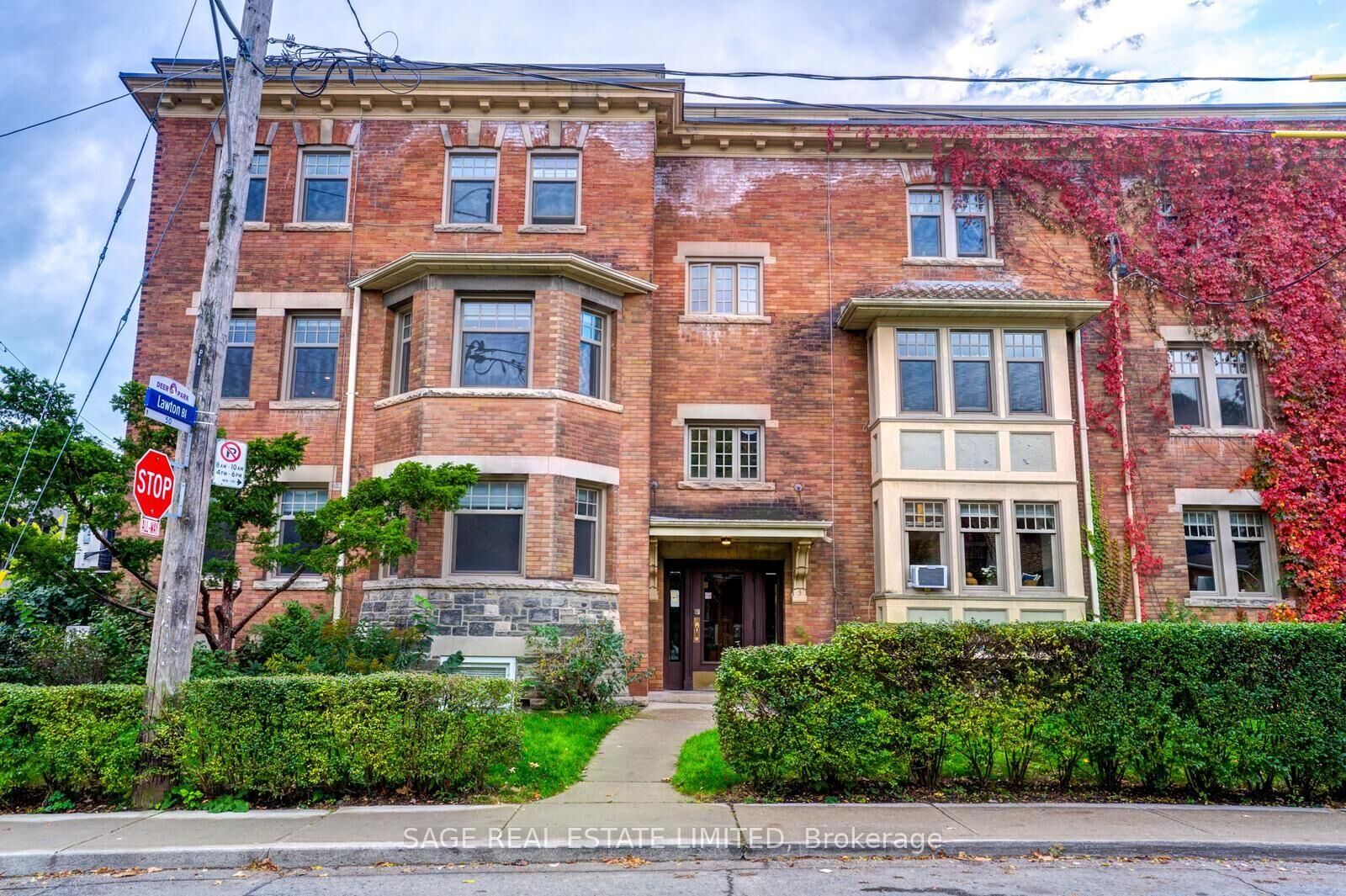 Property Photo:  3 Lonsdale Road 8  ON M4V 1W4 