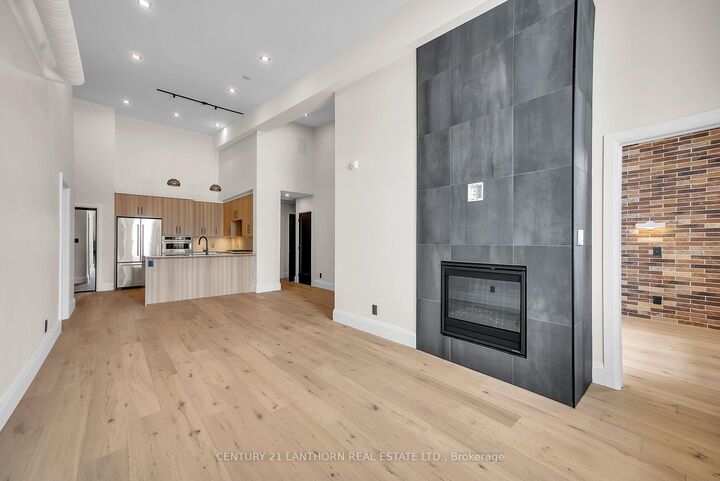 Property Photo:  38 Front Street Unit # 1  ON K8N 4N2 