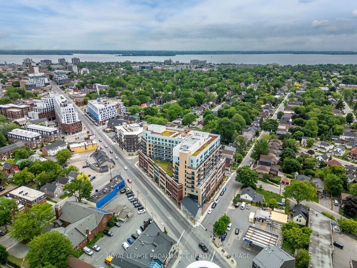 Property Photo:  652 Princess Street 425  ON K7L 1E5 