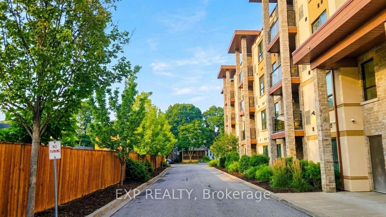 Property Photo:  26 Wellington Street 402  ON L2R 5P8 