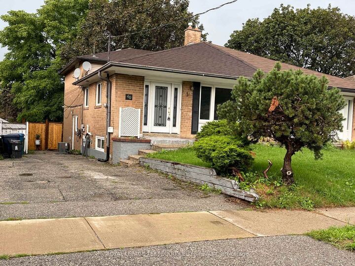 Property Photo:  40 Pender Crescent Lwr  ON M1T 2M7 
