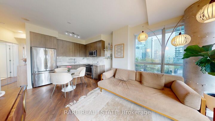 Property Photo:  50 Bruyeres Mews 905  ON M5V 0A7 