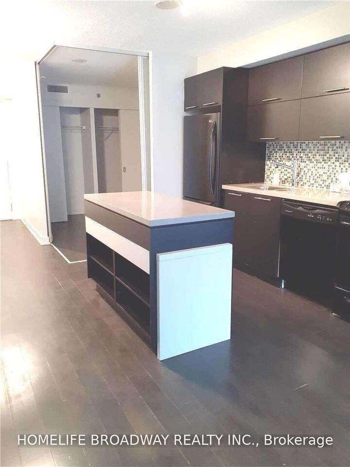 Property Photo:  21 Nelson Street 513  ON M5V 1T8 