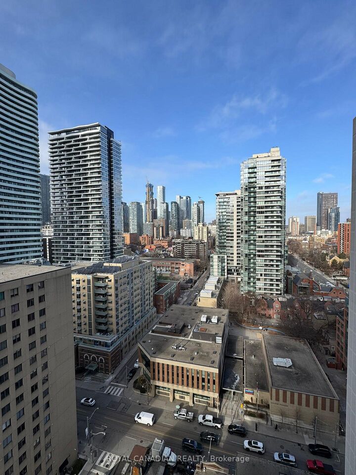 Property Photo:  308 Jarvis Street 1806  ON M5B 0E3 