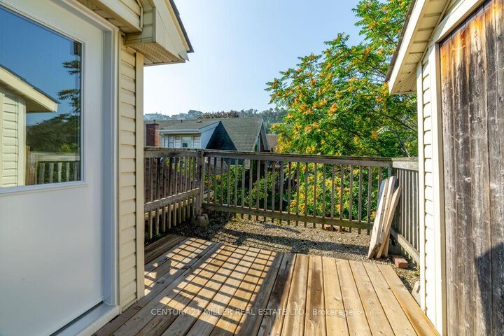 Property Photo:  124 Gladstone Avenue  ON L8M 2H9 