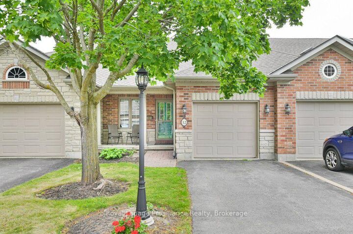 Property Photo:  25 Heartwood Drive 12  ON K8P 5M2 
