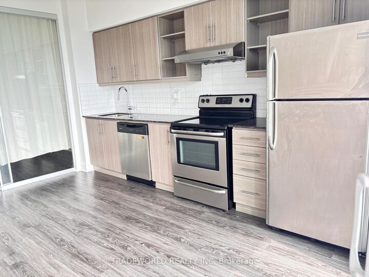 Property Photo:  160 Vanderhoof Avenue 508  ON M4G 2G6 