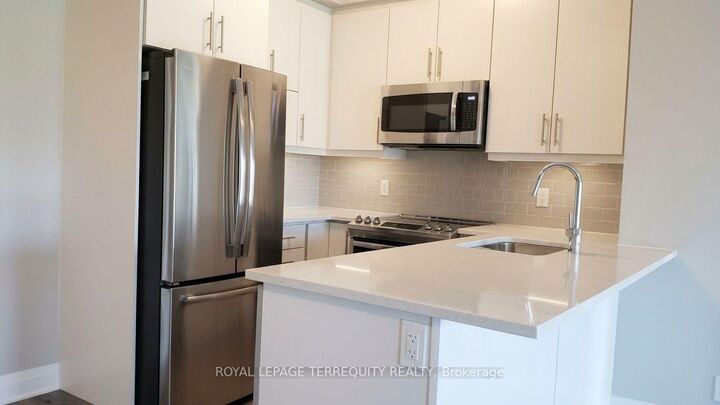 Property Photo:  128 Grovewood Common 315  ON L6H 0X3 