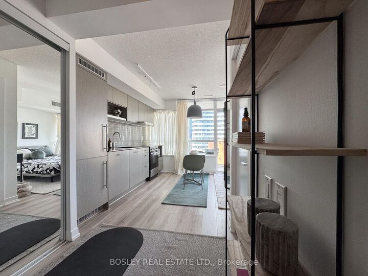 Property Photo:  365 Church Street 1504  ON M5B 1H6 