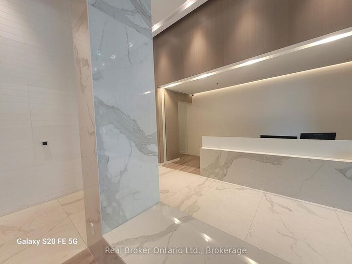Property Photo:  370 Martha Street 2202  ON L7R 0G9 
