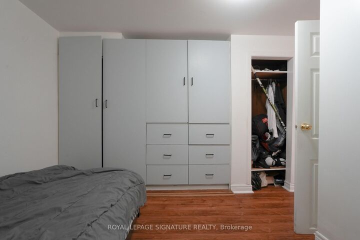 Property Photo:  674 Abana Road Lower  ON L5A 1H4 