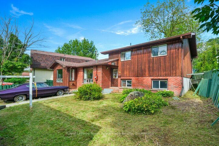 Property Photo:  30A Forest Street  ON P2A 2P9 