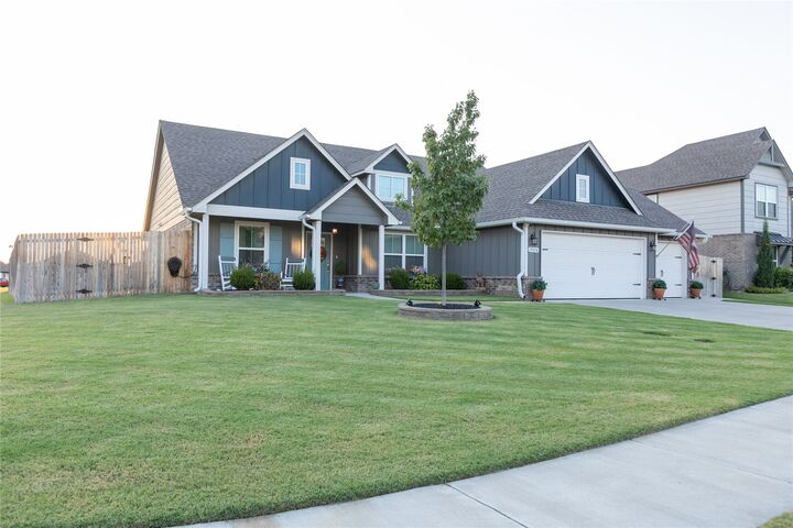 Property Photo: 10216 S 232nd Avenue E OK 74014
