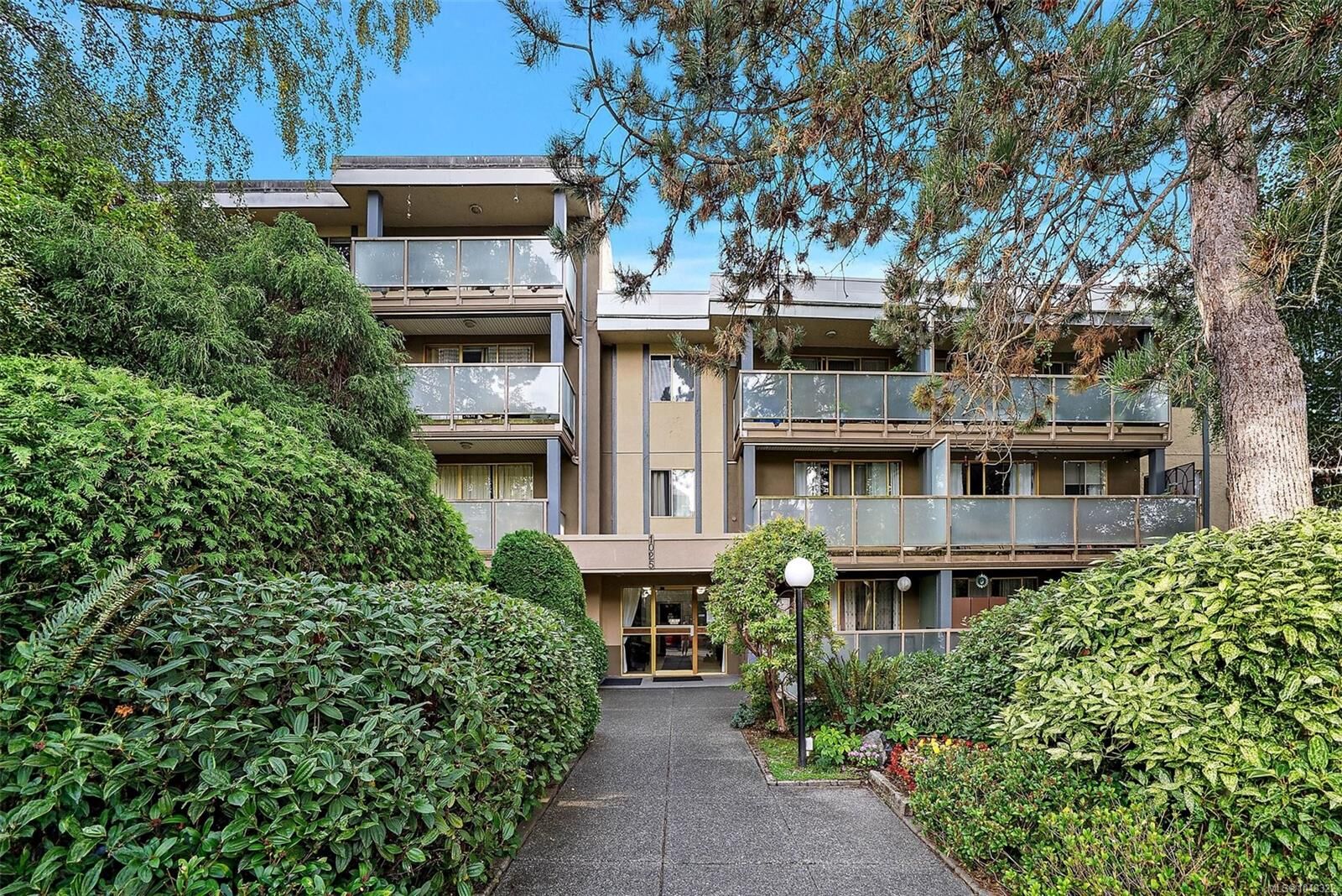 Property Photo: 1025 Inverness Rd #124 BC V8X 2S2