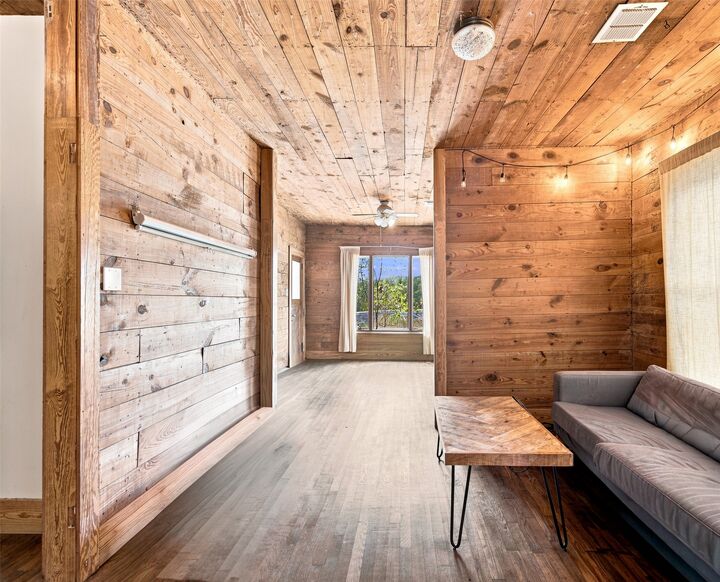 Property Photo:  1406 E 11th Street  TX 78702 