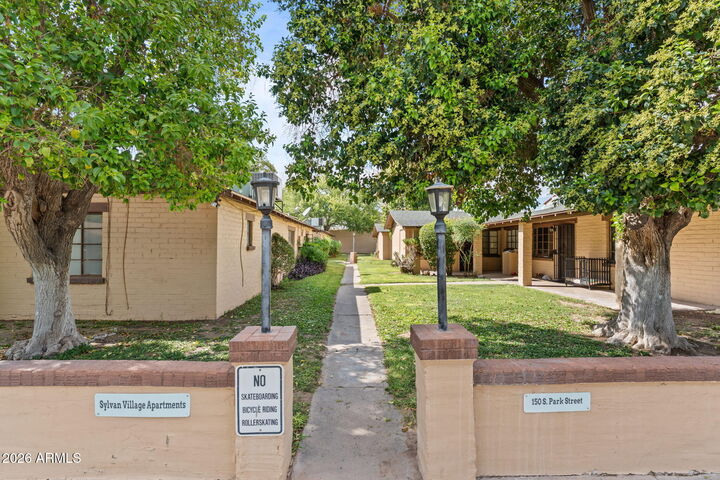 Property Photo:  150 Park Street  AZ 85390 