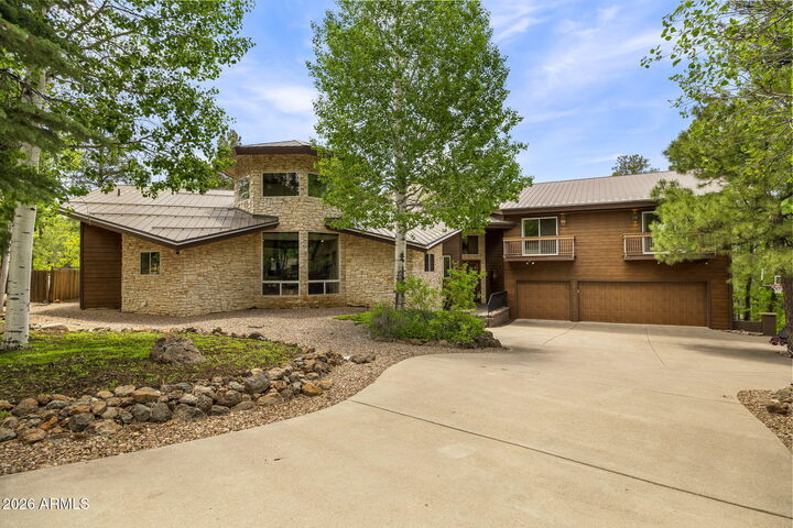 Property Photo: 2163 Creekside Court AZ 85935